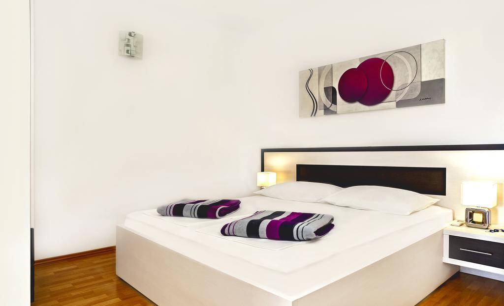 Apartment Lejo 오미스 외부 사진